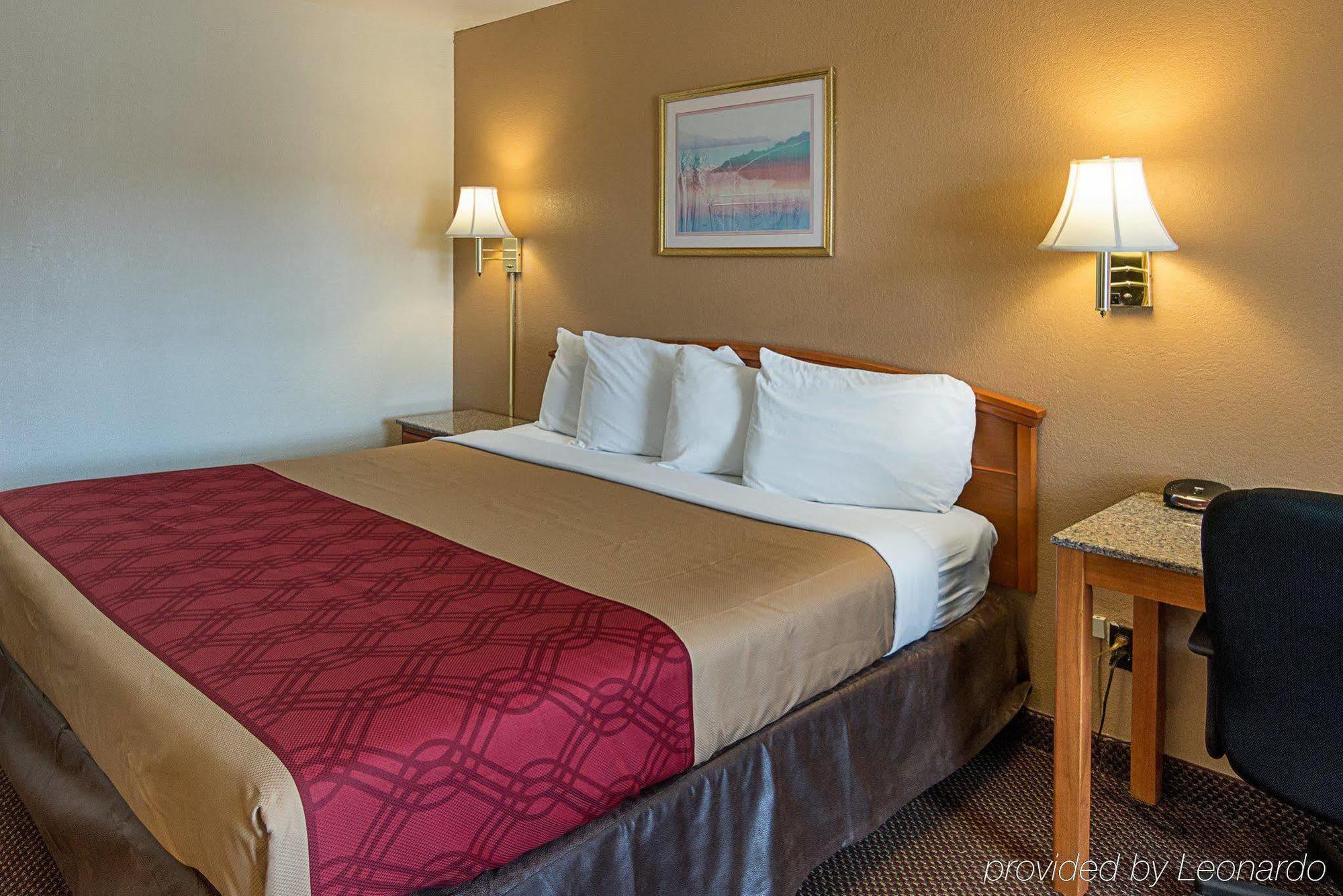 Red Roof Inn Nacogdoches Buitenkant foto