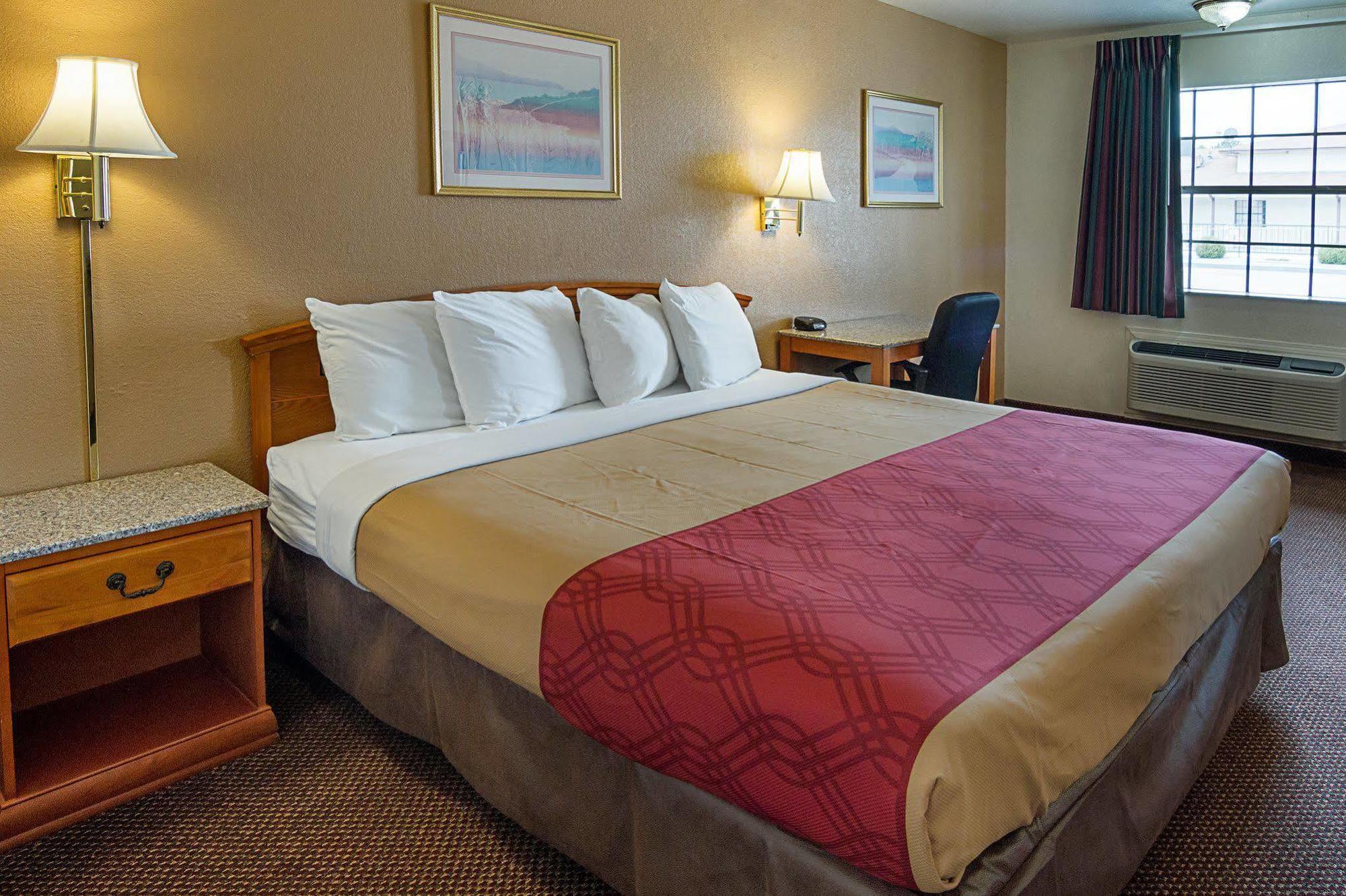 Red Roof Inn Nacogdoches Buitenkant foto